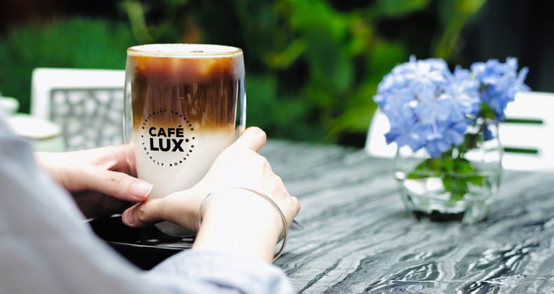 CAFÉ LUX<BDI>*</BDI>