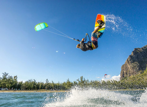 Kitesurfing