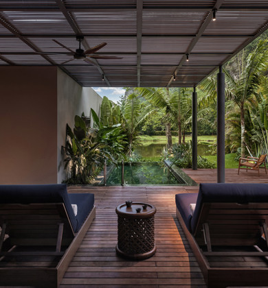 LAKEVIEW POOL SUITE