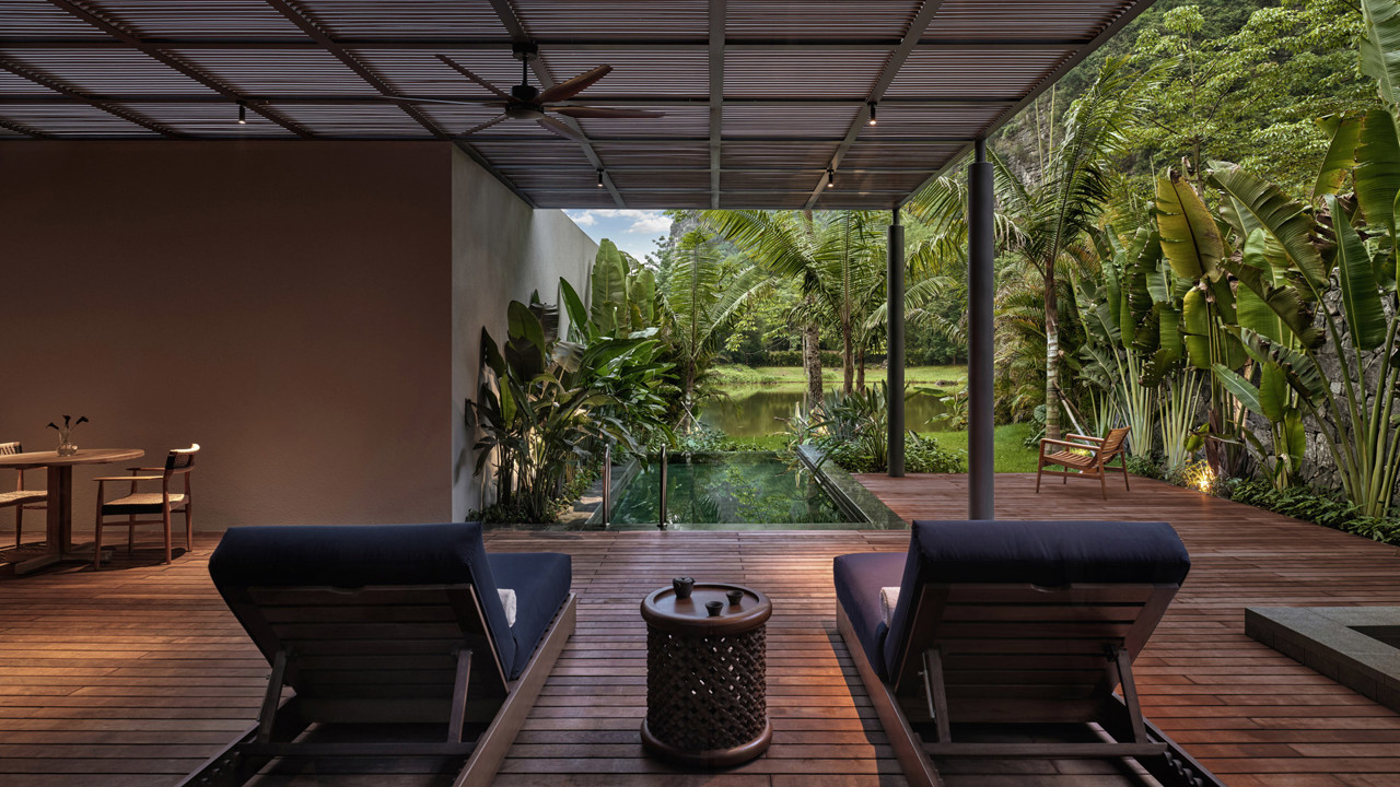 Lakeview Pool Suite
