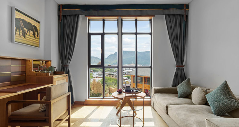 DELUXE ROOM